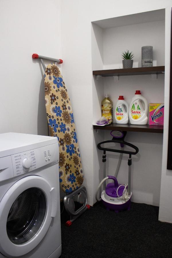 Yox Apartment 1 オラデア エクステリア 写真